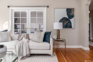 Photo #6: 423718332 Listing