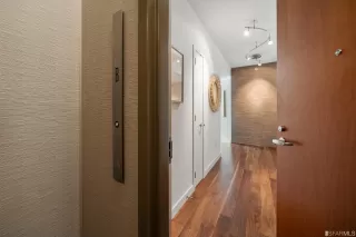 Photo #2: 423718457 Listing 