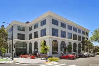 Photo #1: 423718584 Listing