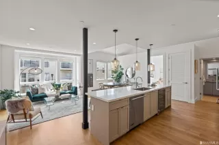 Photo #3: 423719000 Listing 