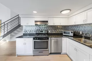 Photo #6: 423719382 Listing