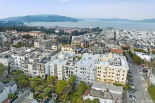 Photo #4: 423719687 Listing