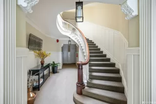 Photo #6: 423719687 Listing