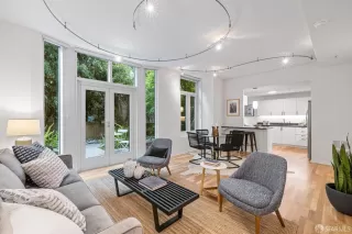 Photo #2: 423719746 Listing