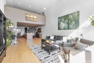 Photo #2: 423719890 Listing