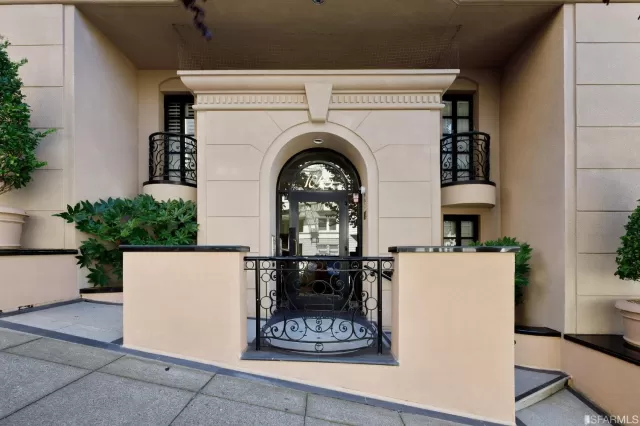 MLS: 423719959 Condo For Sale