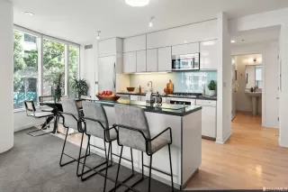 Photo #3: 423720005 Listing 