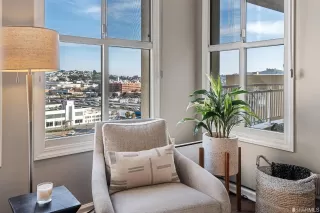 Photo #5: 423720165 Listing