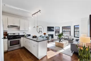 Photo #1: 423720317 Listing 