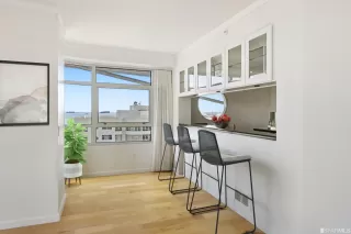 Photo #4: 423720559 Listing 