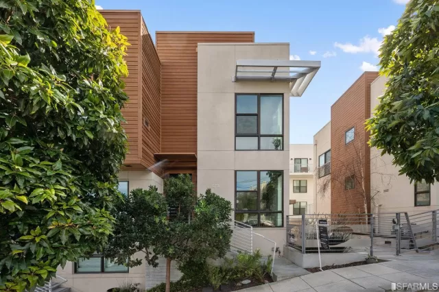 MLS: 423720592 Condo For Sale
