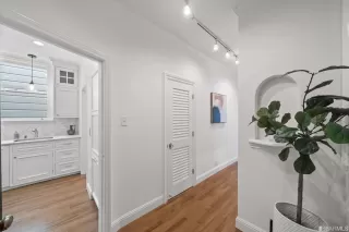 Photo #6: 423720790 Listing 