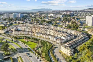 Photo #2: 423720892 Listing