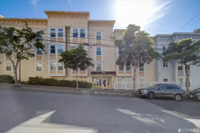 MLS: 423721170 Condo For Sale