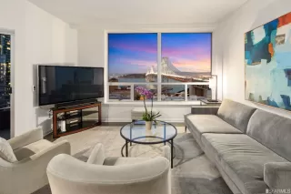 Photo #4: 423721245 Listing