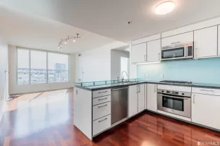 Photo #1: 423721362 Listing