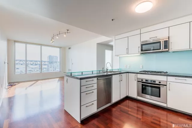 MLS: 423721362 Condo For Sale