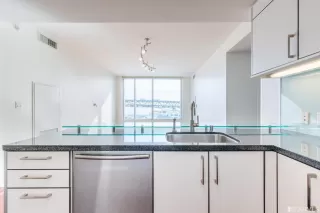 Photo #4: 423721362 Listing