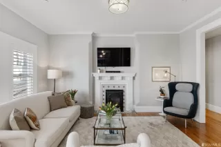 Photo #4: 423721364 Listing