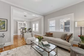 Photo #5: 423721364 Listing