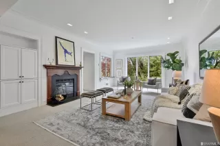 Photo #4: 423721366 Listing