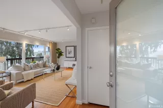 Photo #3: 423721401 Listing