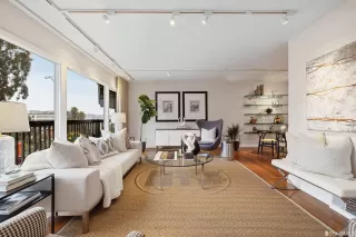 Photo #5: 423721401 Listing