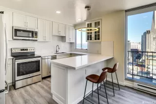 Photo #2: 423721483 Listing 