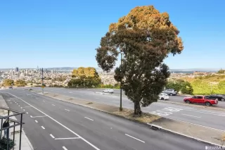 Photo #2: 423721486 Listing