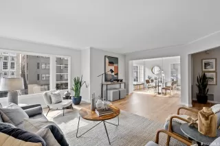 Photo #3: 423721585 Listing