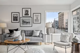 Photo #4: 423721585 Listing