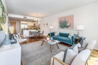 Photo #3: 423721674 Listing