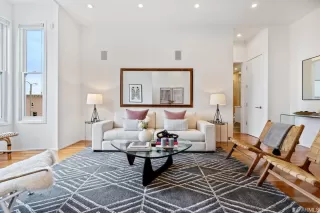 Photo #4: 423721690 Listing