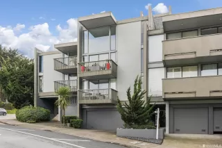 Photo #3: 423721858 Listing