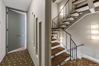 Photo #5: 423721858 Listing