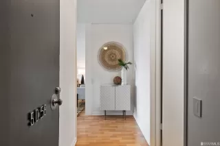 Photo #6: 423721858 Listing