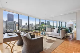 Photo #5: 423721997 Listing