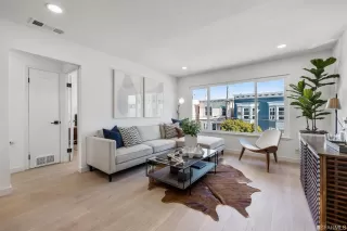 Photo #3: 423722775 Listing