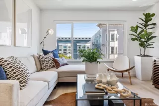 Photo #5: 423722775 Listing