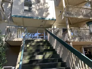 Photo #4: 423722776 Listing