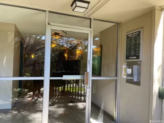 Photo #5: 423722776 Listing