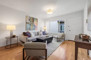 Photo #4: 423723189 Listing