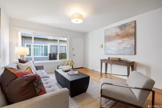 Photo #5: 423723189 Listing