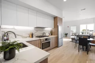 Photo #1: 423723304 Listing 