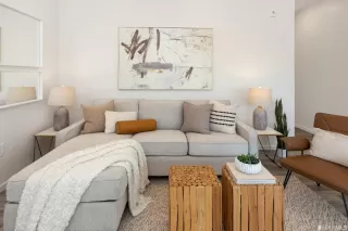 Photo #3: 423723577 Listing