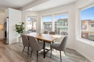 Photo #5: 423723577 Listing