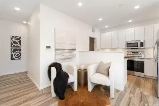 Photo #6: 423723577 Listing