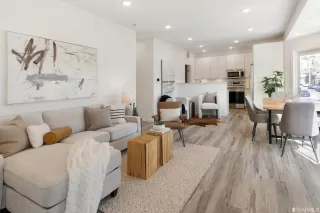 Photo #2: 423723625 Listing