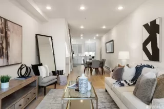 Photo #4: 423723872 Listing