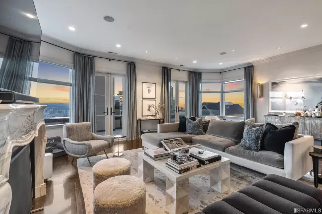 MLS: 423724023 Condo For Sale